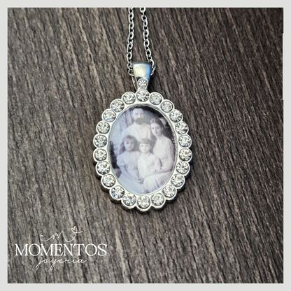 Collar Una Vista Brillante Ovalado con Fotografía Personalizada