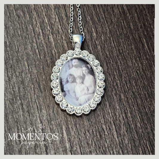 Collar Una Vista Brillante Ovalado con Fotografía Personalizada