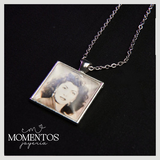Collar Una Vista Cuadrado con Fotografía Personalizada