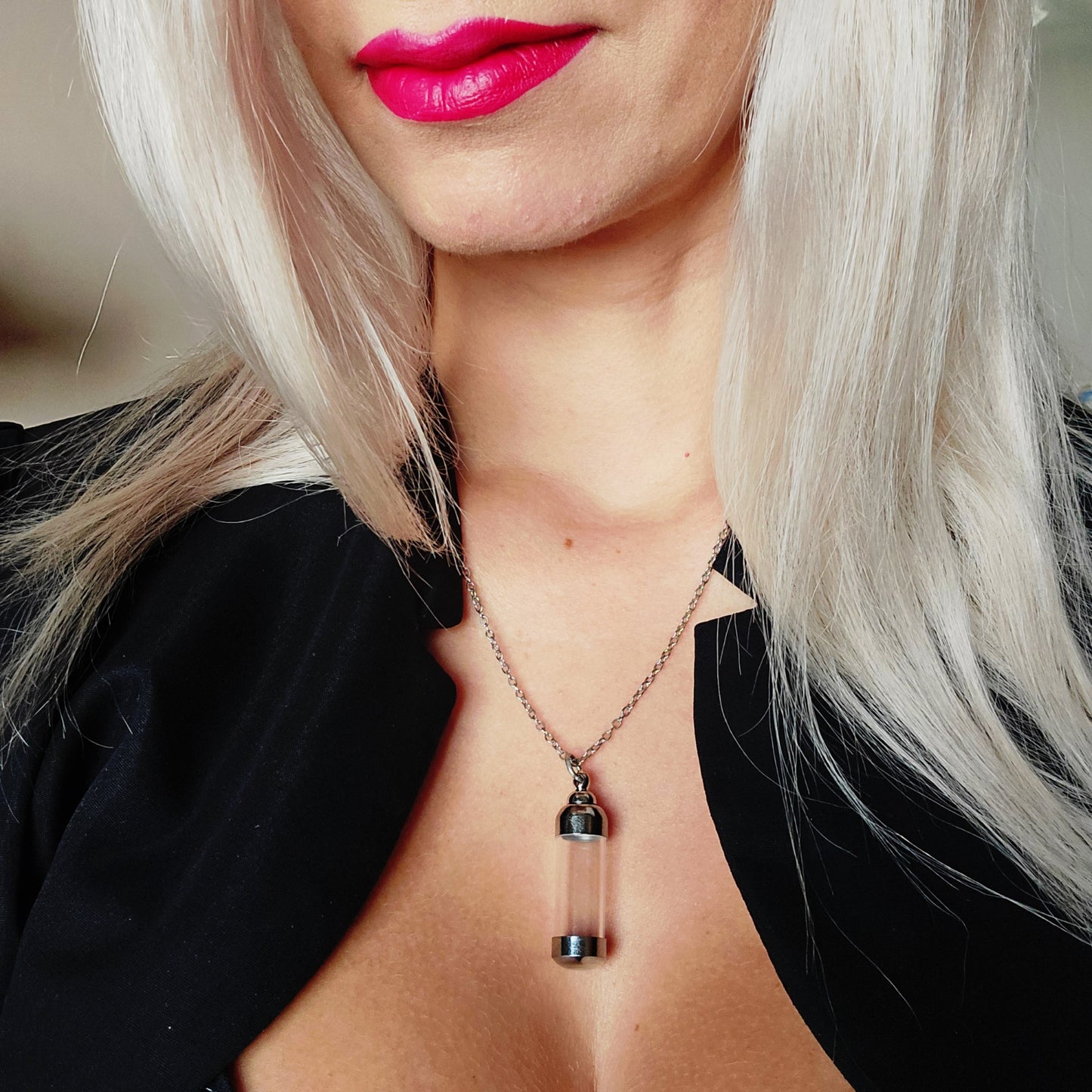 Collar Urna Tubular Transparente